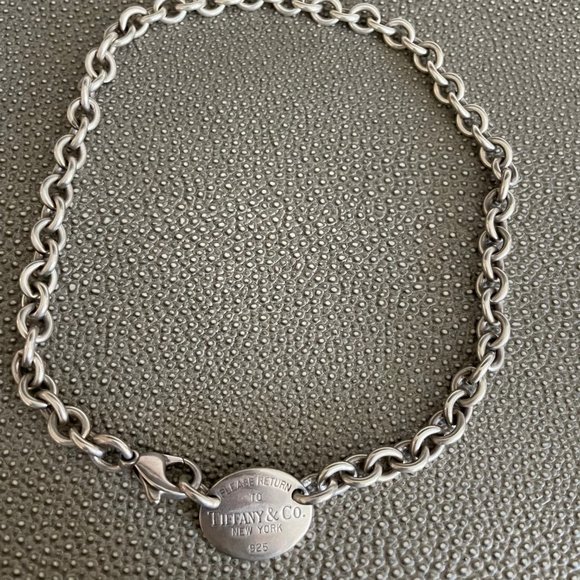 Return to Tiffany Oval Tag Necklace in Silver